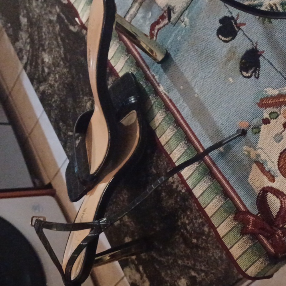 Heels - Picture 4 of 4